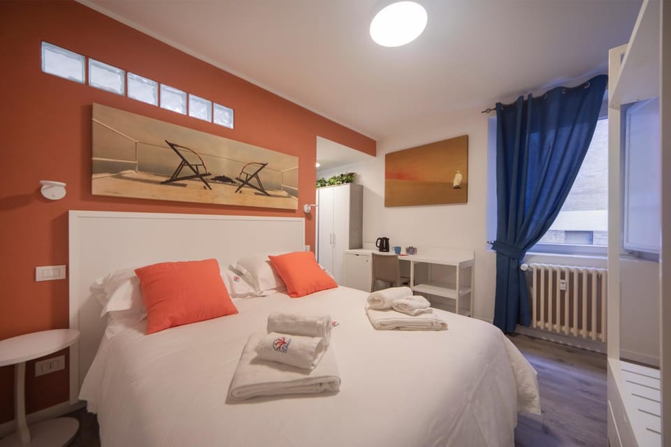 Seating area, Bedroom, heating, heating, soundproof, air conditioner, air conditioner