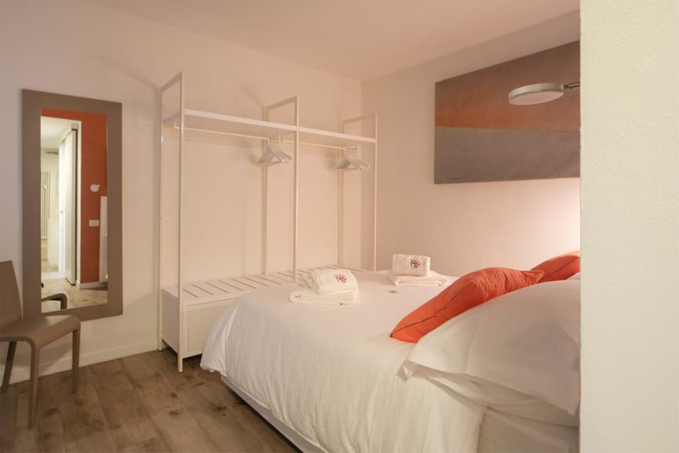 Bedroom, furniture, furniture, locker, wardrobe