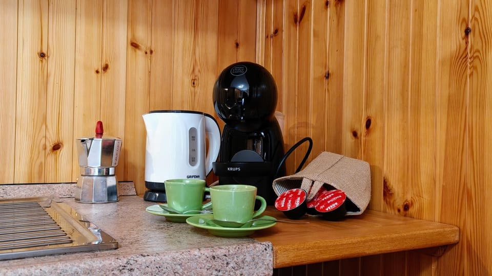 Coffee/tea facilities, Kitchen or kitchenette