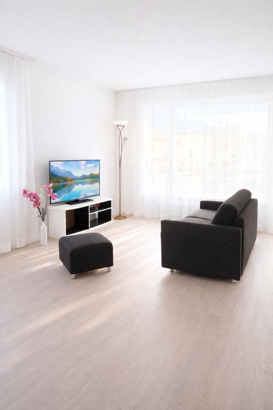 Day, Children play ground, TV and multimedia, Coffee/tea facilities, Balcony/Terrace, Kitchen or kitchenette, Living room, Food, City view, City view