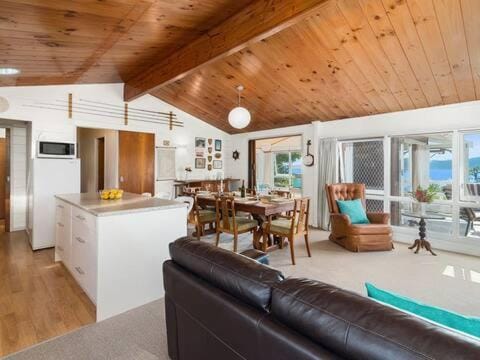 Broomfields by the Lake House in Taupo