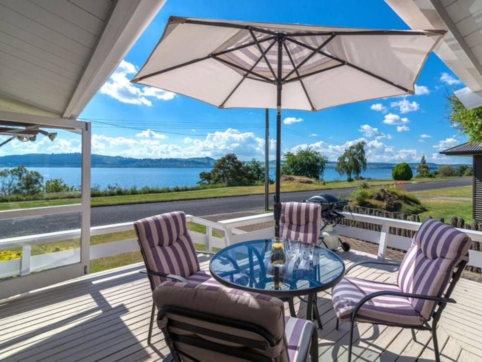 Broomfields by the Lake House in Taupo