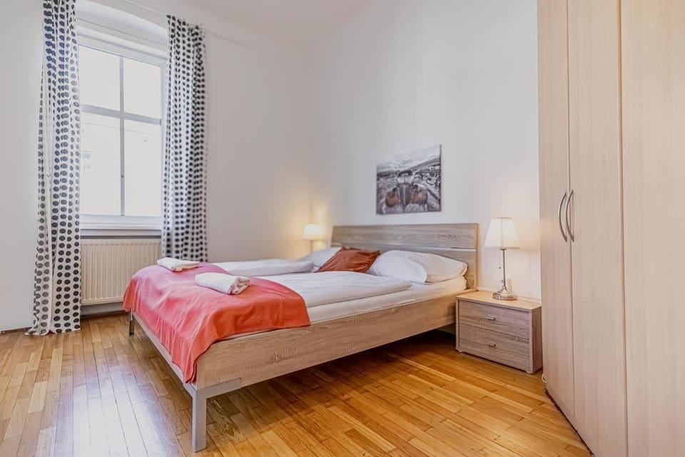 Property building, Bed, Photo of the whole room, Bedroom