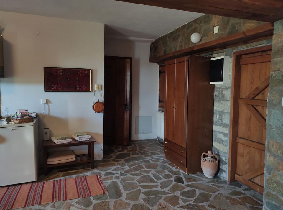 towels, wardrobe
