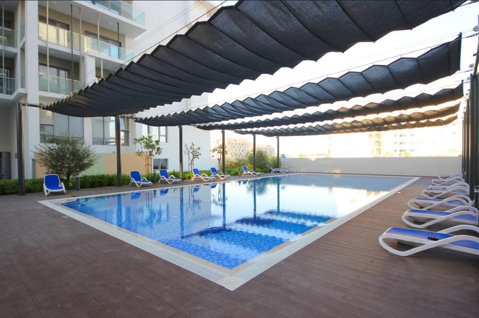 Pool view, Swimming pool, sunbed
