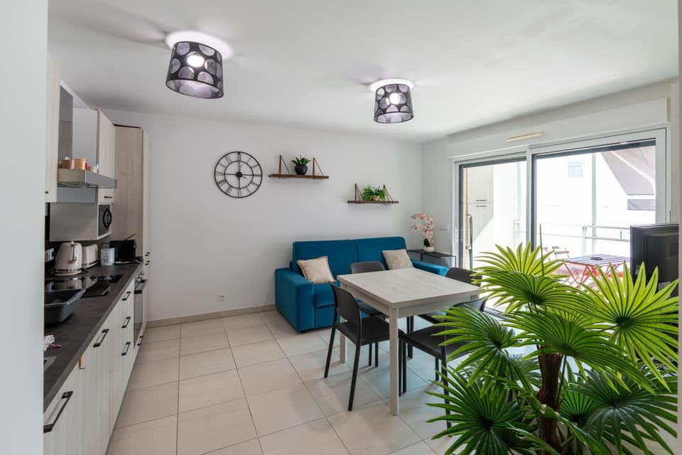 Cozy 1-Bedroom Apartment with AC & Garage Near Apartment in Roquebrune-Cap-Martin