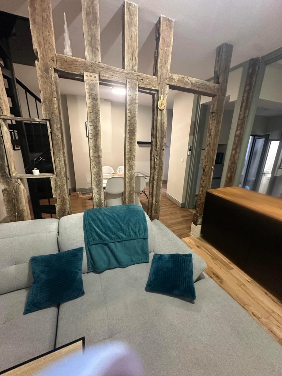 Living room, Seating area