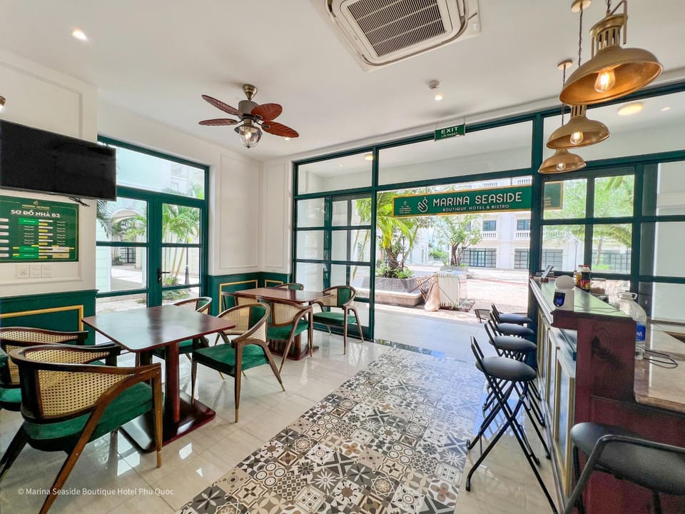 MARINA SEASIDE BOUTIQUE HOTEL PHU QUOC - Beach and Infinity Pools - PREMIUM SOLAR ENERGY Hotel in Phu Quoc