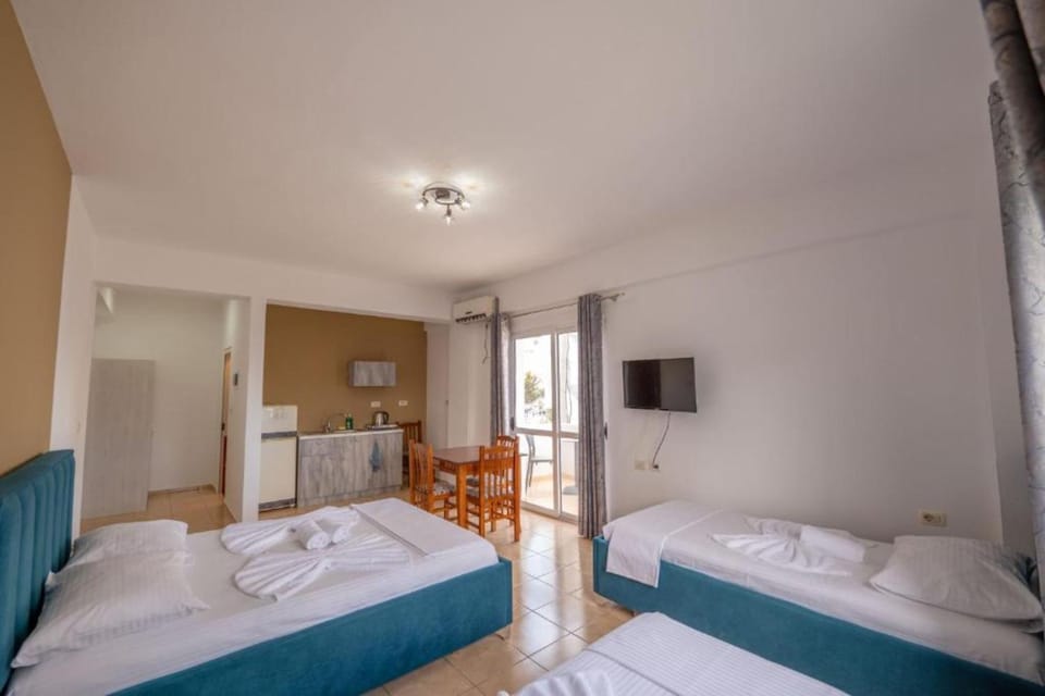Photo of the whole room, towels