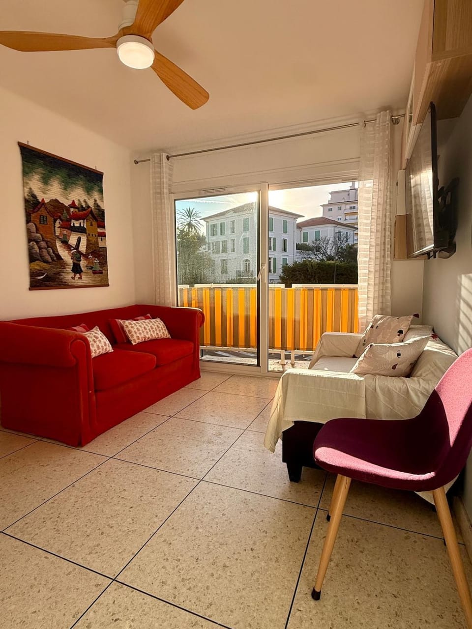 TV and multimedia, View (from property/room), Balcony/Terrace, Living room, Seating area