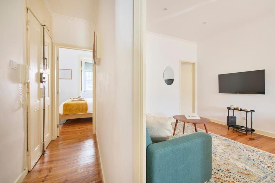Lovely 2-Bedroom Apartment in Trendy Campo Ourique Apartment in Lisbon