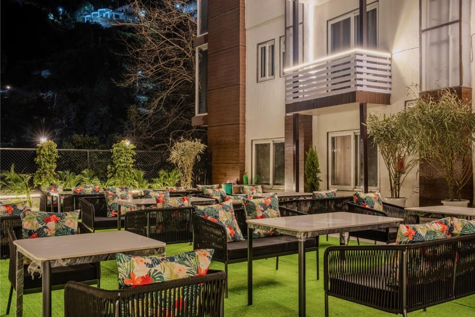 Property building, Restaurant/places to eat, Garden