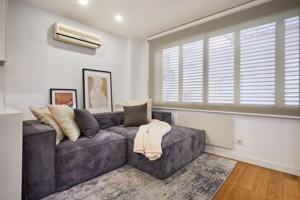 Communal lounge/ TV room, Living room