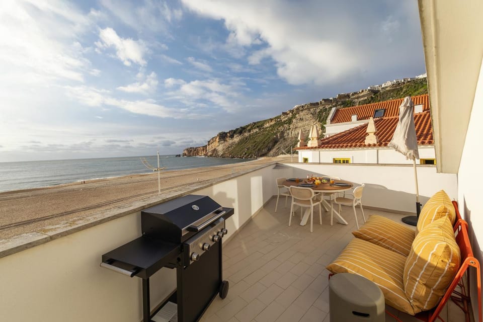 Natural landscape, BBQ facilities, View (from property/room), Balcony/Terrace, Seating area, Dining area, Beach, Sea view