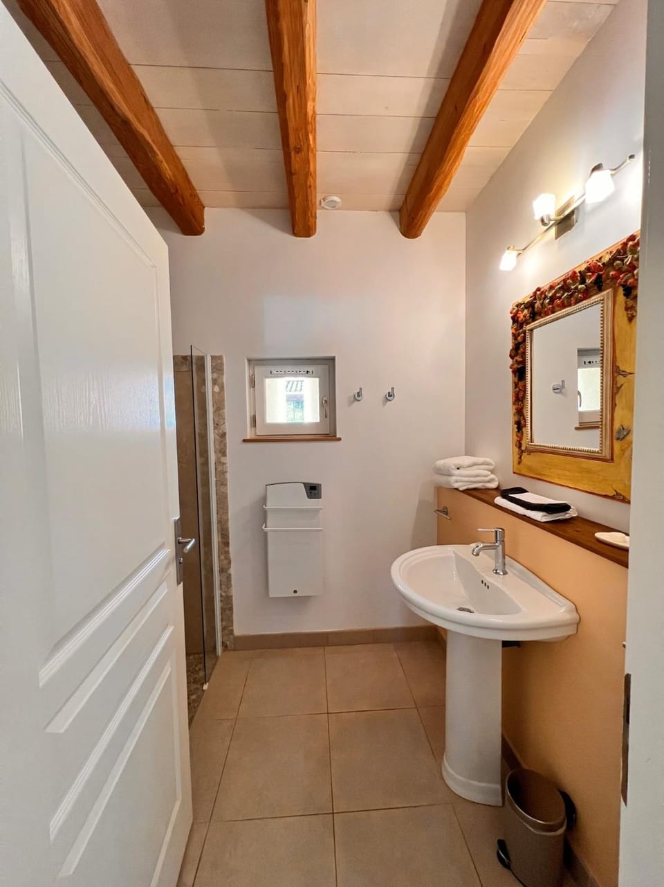 Bathroom, towels