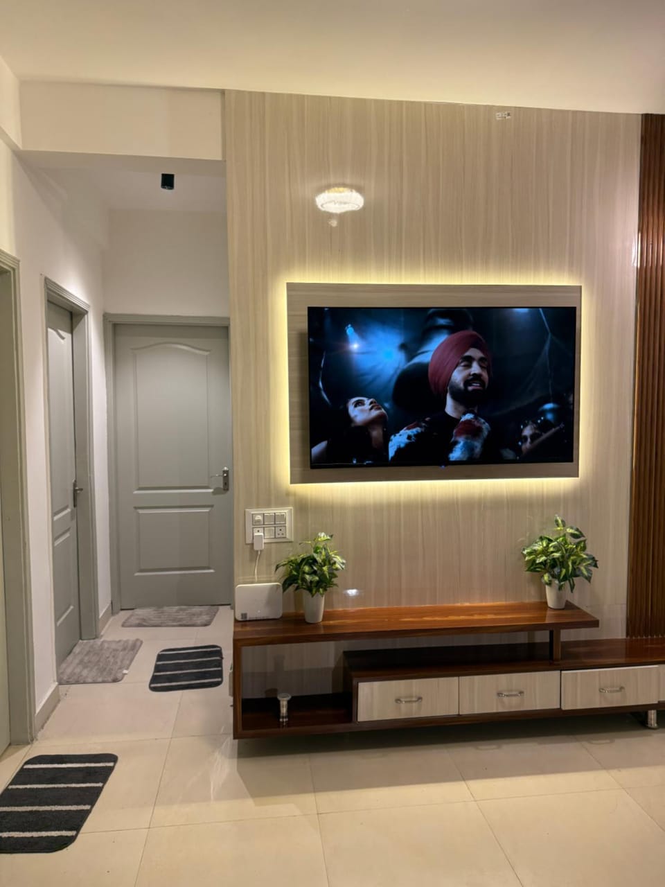Stay ease 3bhk Hotel in Noida