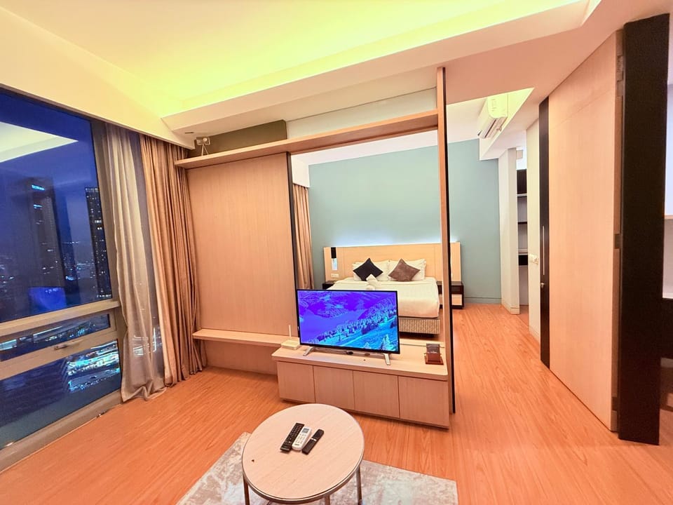 Living room, Seating area, Evening entertainment, Bedroom