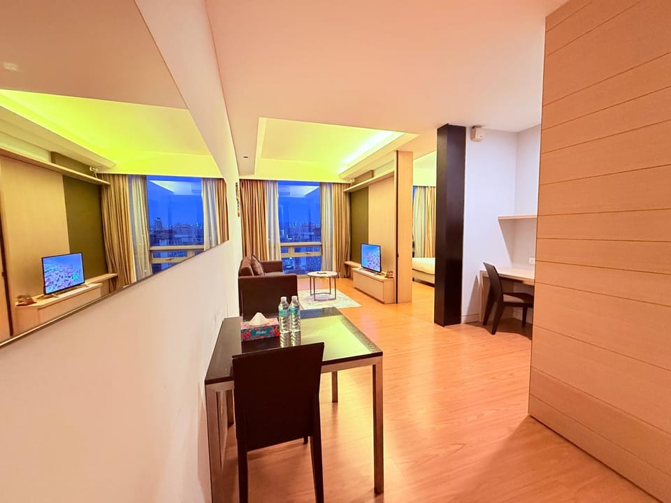 Living room, Dining area