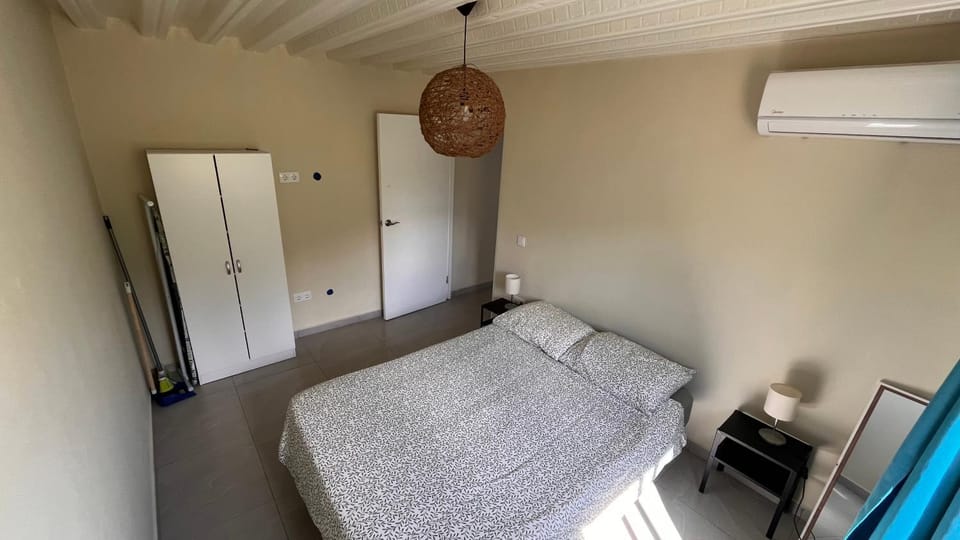 Bed, Photo of the whole room, Bedroom, towels, wardrobe, air conditioner