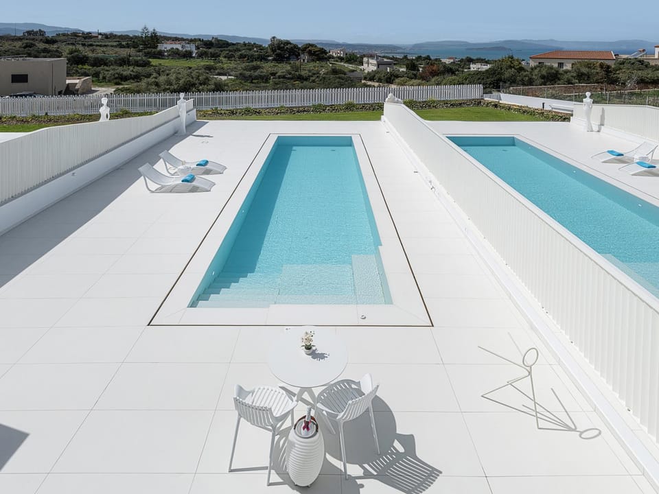 Day, Natural landscape, Pool view, Sea view, Swimming pool, sunbed