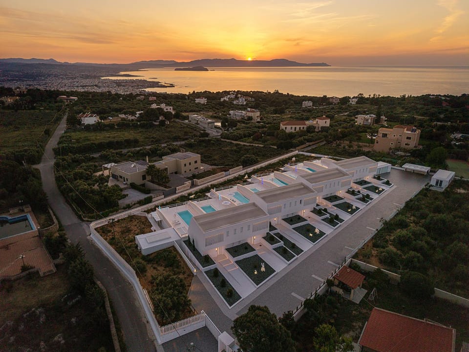 Day, Neighbourhood, Natural landscape, Bird's eye view, Sea view, Swimming pool, Sunrise, Sunset, Parking
