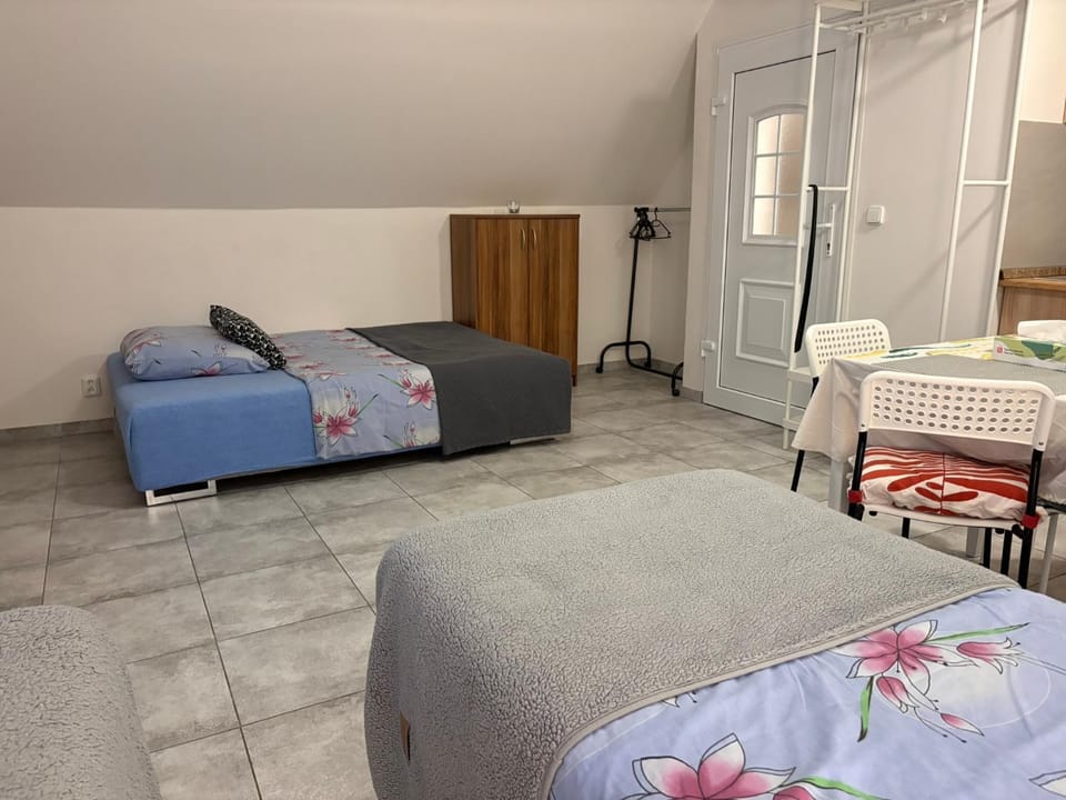 Bed, Living room, wardrobe