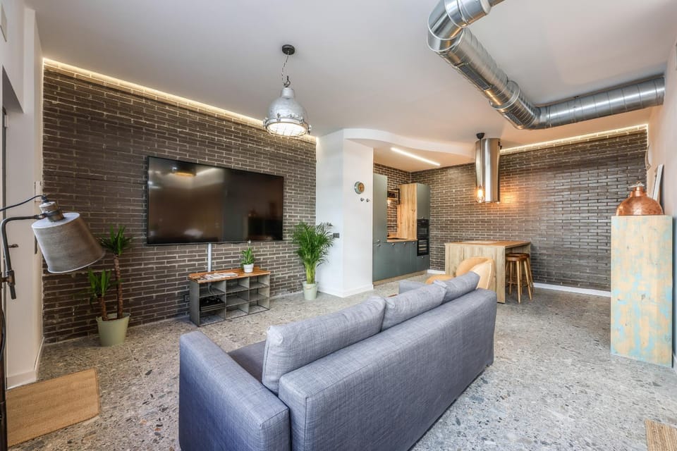 The Executive Industrial Loft - Madrid Rio - High End Kitchen Alquiler Temporal Apartment in Madrid