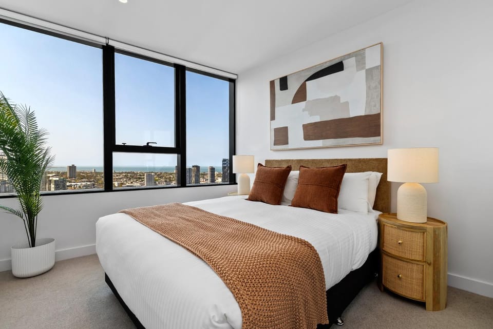 Modern Docklands Apartment River Views Near CBD Apartment in Southbank
