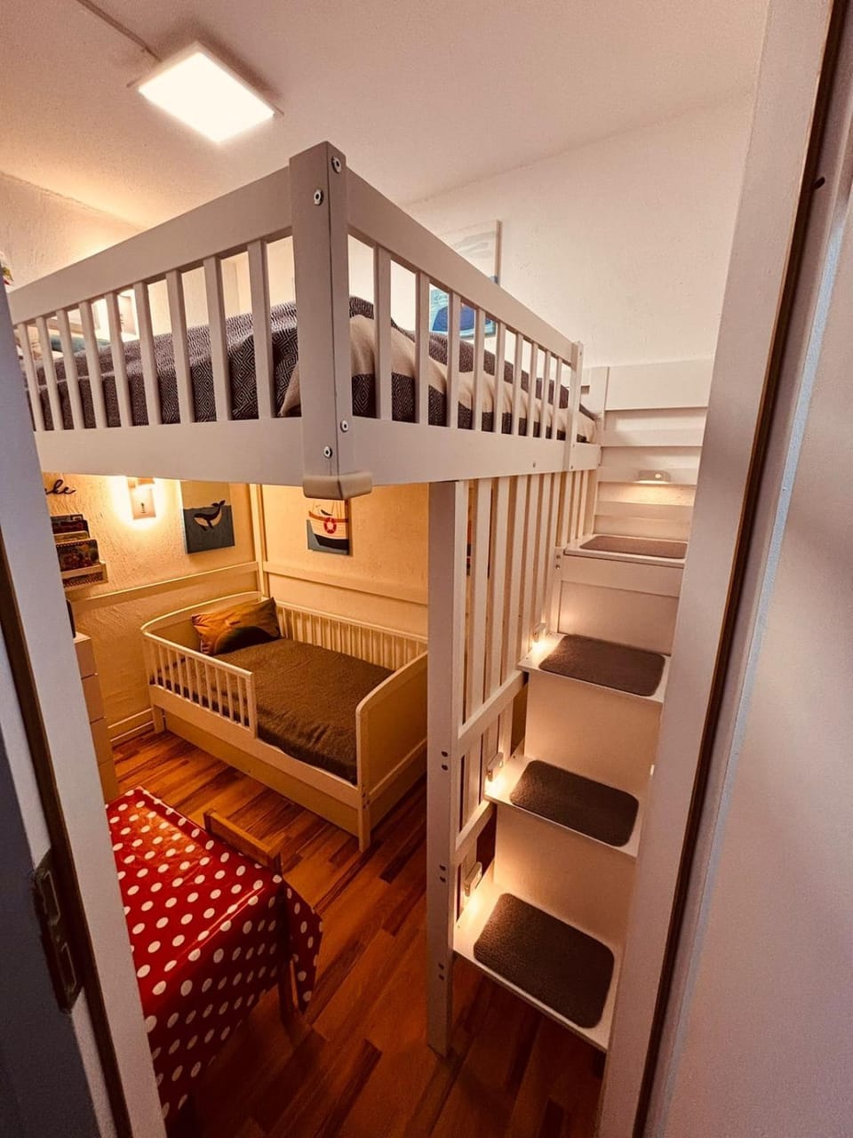 Bed, Photo of the whole room, Bedroom, bunk bed