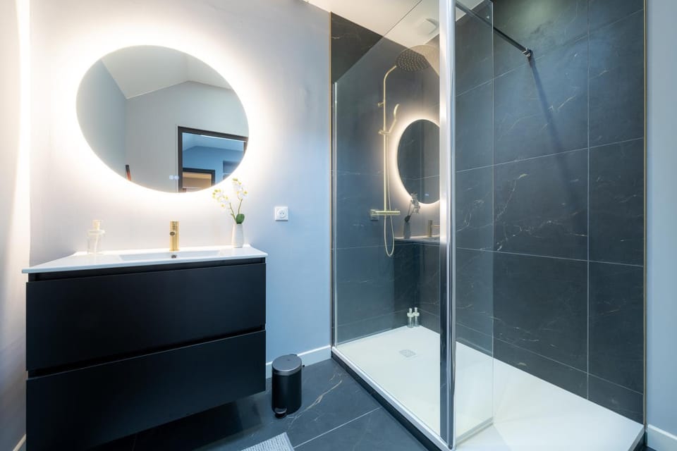 Shower, Bathroom
