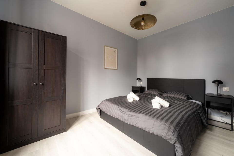 Bed, Photo of the whole room, Bedroom, towels, wardrobe