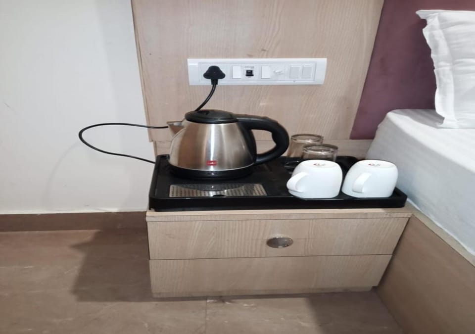 Coffee/tea facilities, Internal: Not applicable to any particular room