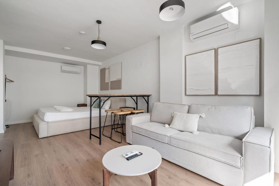 Nortalia Executive Suite Parking & Design - North Madrid Alquiler Temporal Apartment in San Sebastián de los Reyes