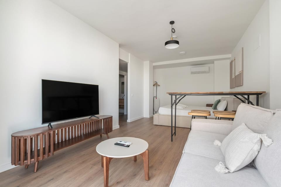 Nortalia Executive Suite Parking & Design - North Madrid Alquiler Temporal Apartment in San Sebastián de los Reyes