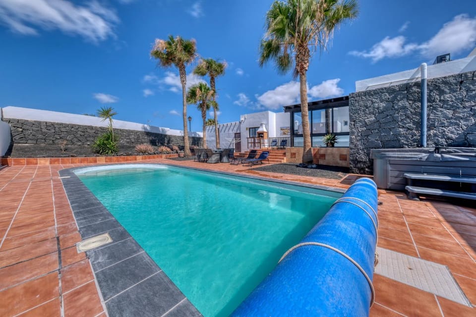 Solarium, Swimming pool