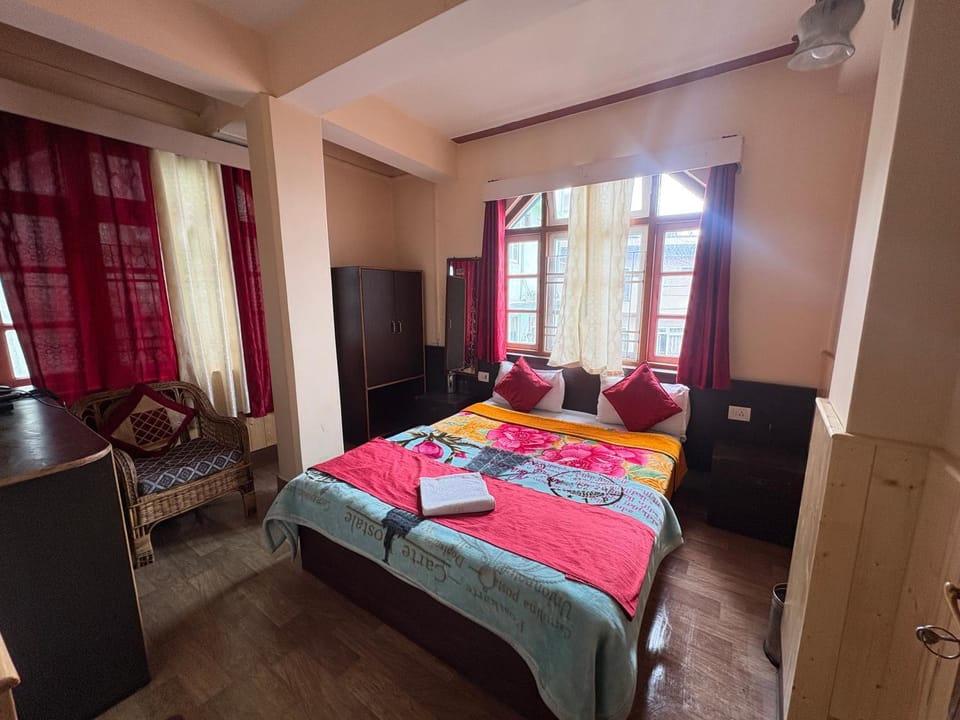 Bed, Photo of the whole room, Bedroom, wardrobe