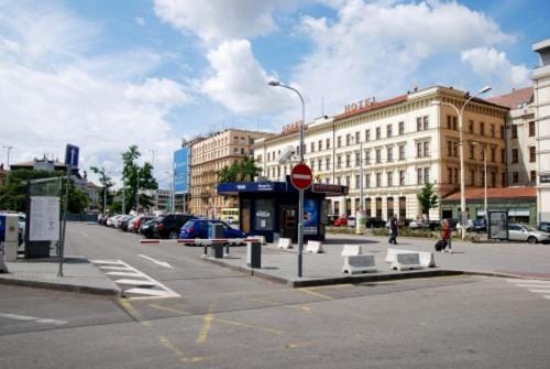 Neighbourhood, Parking