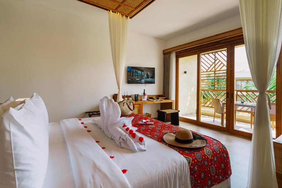 Bed, TV and multimedia, Balcony/Terrace, Bedroom