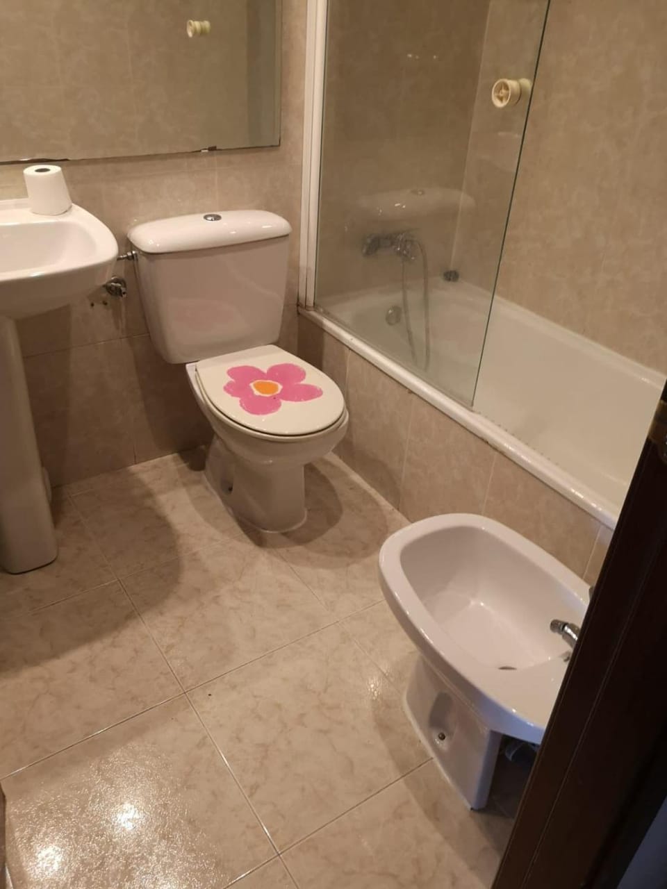 Room in shared apartment Apartment in Girona