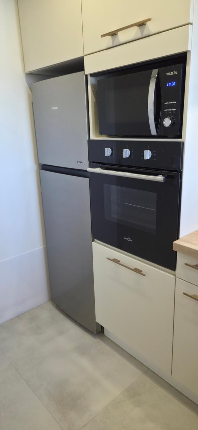 dishwasher, oven, stove, kitchen