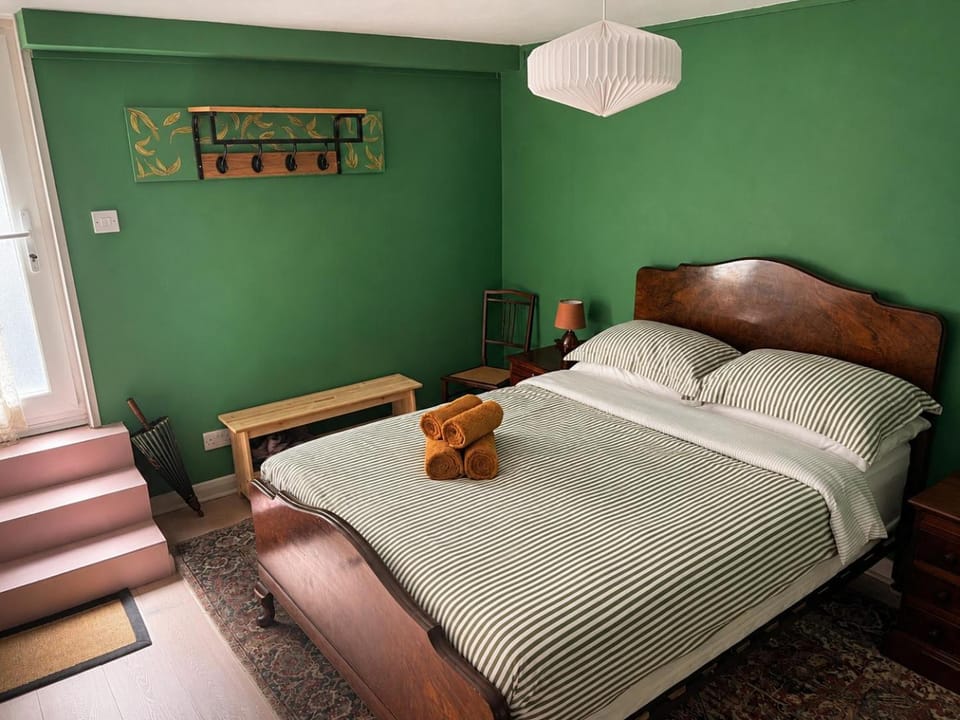 Little B - Artist owned boutique apartment near Southsea beach Apartment in Portsmouth