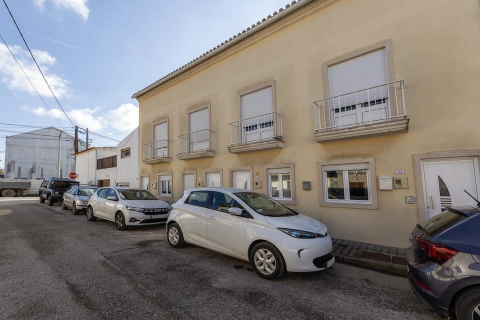 Property building, Street view, Location