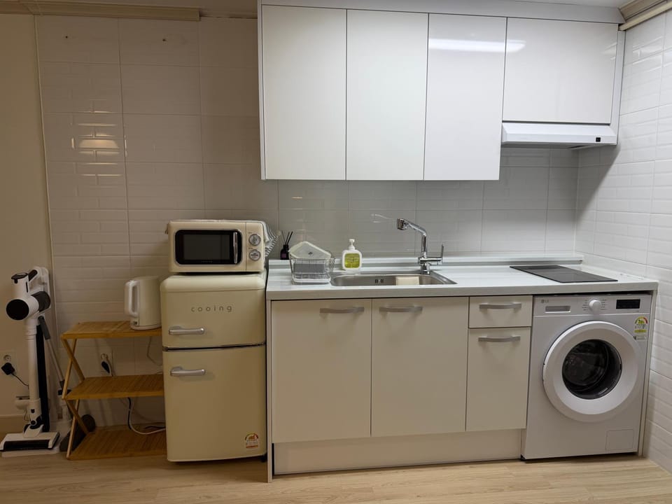Kitchen or kitchenette