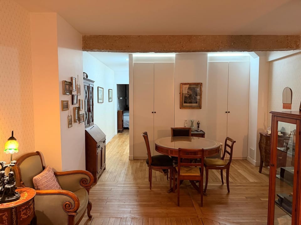 Calm Apartment In Quiet Neighborhood Apartment in Levallois-Perret