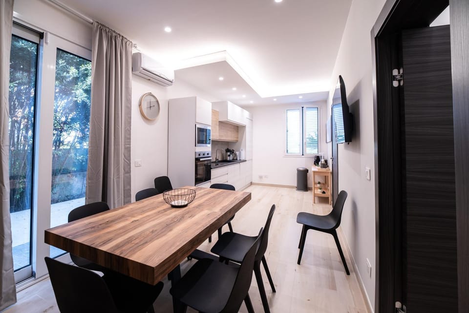 Kitchen or kitchenette, Living room, Dining area