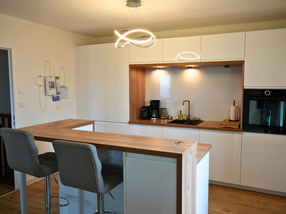 Kitchen or kitchenette, Communal kitchen