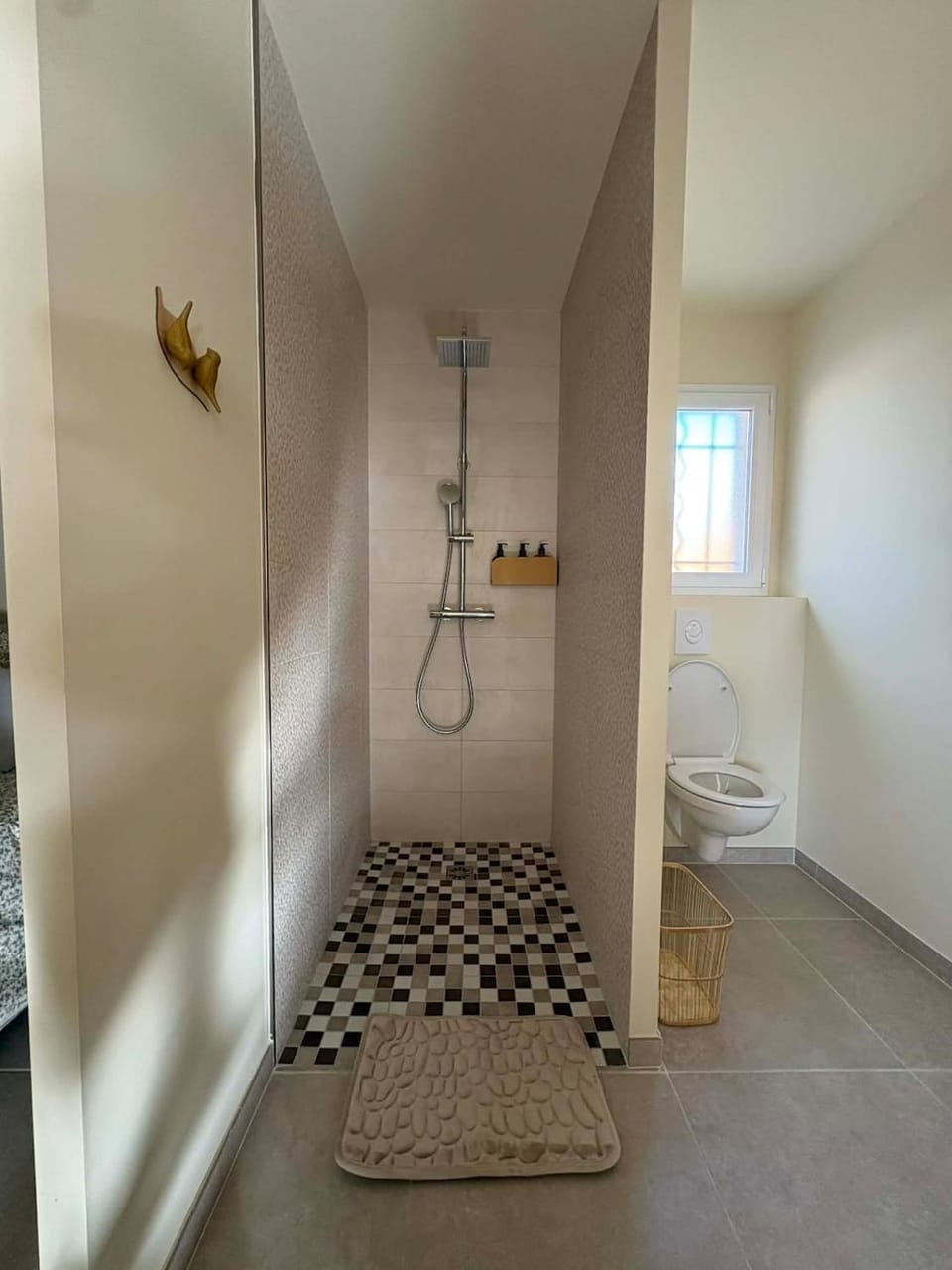 Shower, Toilet, Bathroom, towels