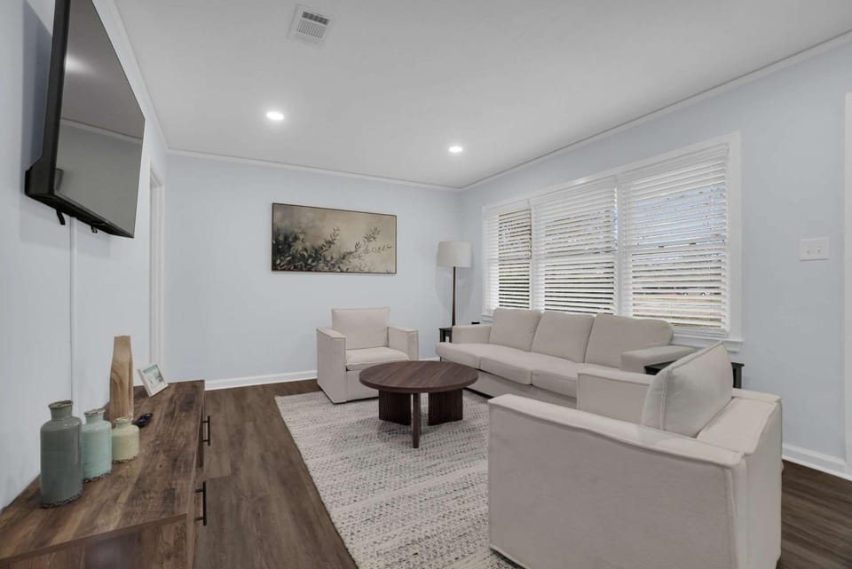 Family-Friendly 3BR Home in Montgomery House in Montgomery