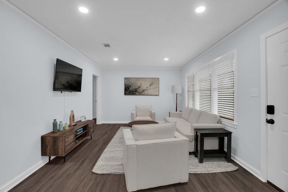 Family-Friendly 3BR Home in Montgomery House in Montgomery