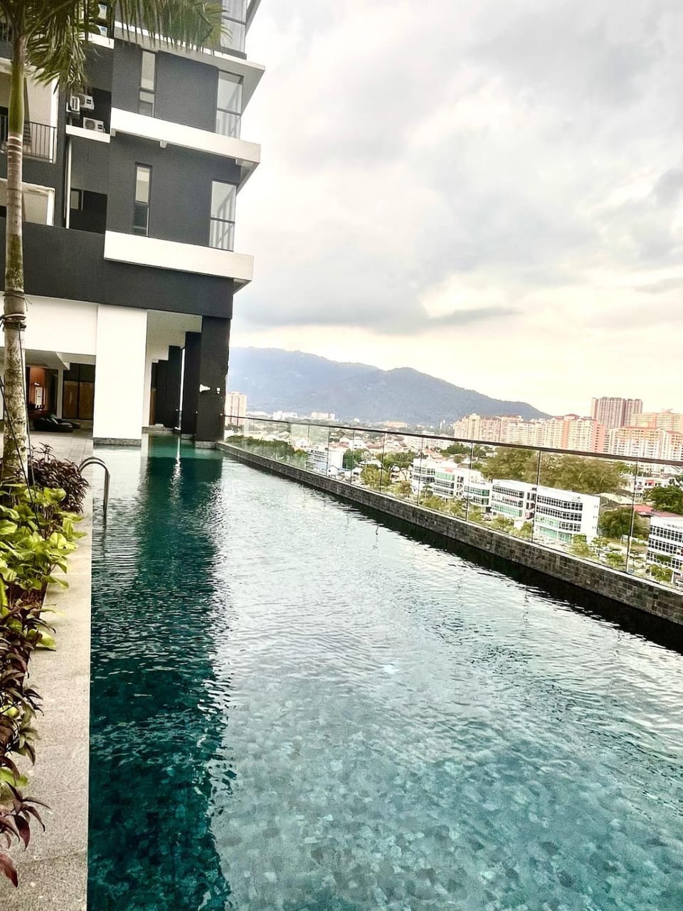 The Urban Suites City&seaview Apartment in George Town